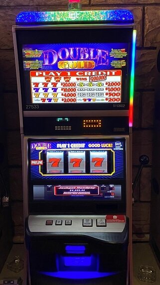 Double Gold Slot machine